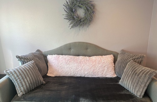 Jefferson Condominio | 1 bedroom, for 2, with shared living room, in West LA, pool, hottub
