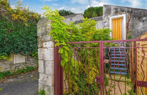 Saint-Paulet-de-Caisson Apartamento | Alojamiento de 1 habitaciones en St Paulet De Caisson
