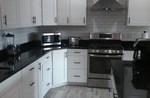 Sevierville Apartamento | ¡NUEVO LISTADO! $ 79 CON VISTAS A LA MONTAÑA, SE ADMITEN MASCOTAS EN 4 ACRES.