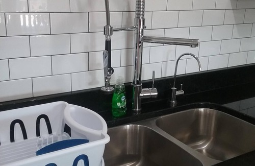 Sevierville Apartamento | ¡NUEVO LISTADO! $ 79 CON VISTAS A LA MONTAÑA, SE ADMITEN MASCOTAS EN 4 ACRES.