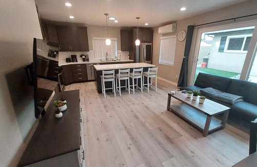 Huntington Beach Villa | 1-bedroom guest house in Surf City