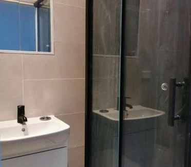 Hornsby Casa | 1 bedroom guesthouse close 2Train&Westfield