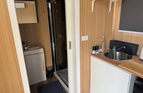 Deakin Casa | 1 Bedroom Holiday Homes In Tongala