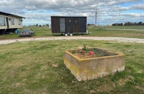 Deakin Casa | 1 Bedroom Holiday Homes In Tongala
