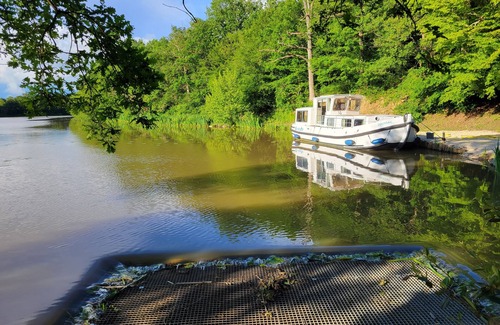 Bonny-sur-Loire Alquiler De Eote | 1 Bedroom Houseboat in 45420 - BONNY SUR LOIRE
