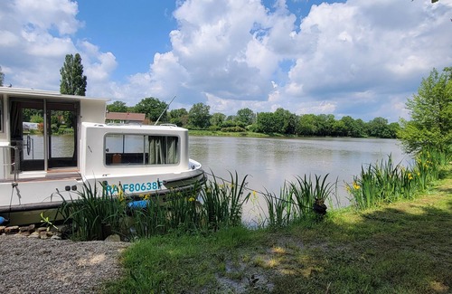 Bonny-sur-Loire Alquiler De Eote | 1 Bedroom Houseboat in 45420 - BONNY SUR LOIRE