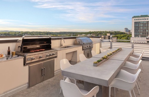 Civic District Complejo | 1 Bedroom in the heart of Austin Amazing Rooftop Pool!