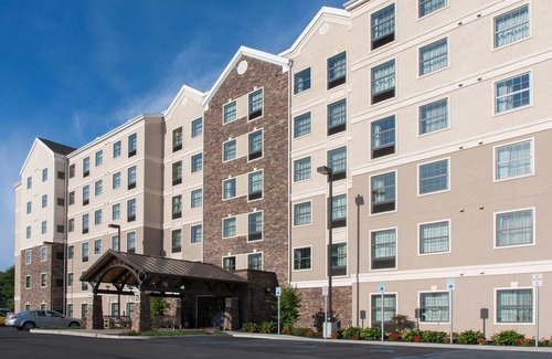 West Seneca Condominio | 1 Bedroom | Indoor Pool + Shared Hot Tub