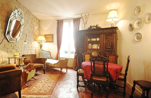 Latin Apartamento | 1 bedroom next to Notre Dame