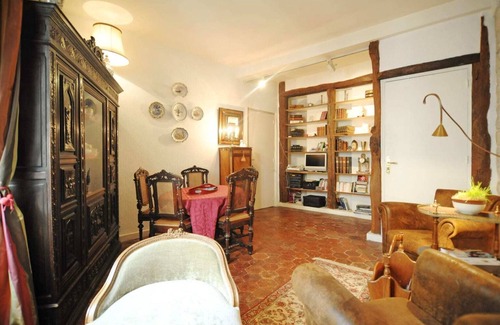 Latin Apartamento | 1 bedroom next to Notre Dame