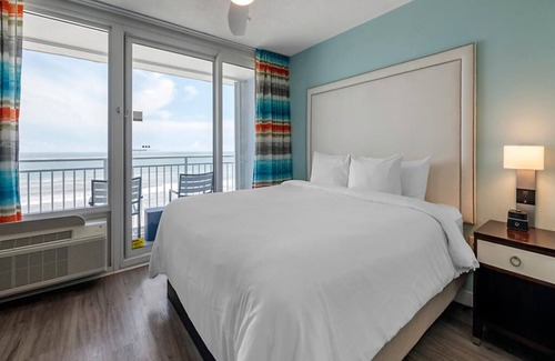 Daytona Beach Shores Complejo | 1 Bedroom Oceanfront Condo at Daytona Beach Seabreeze!!