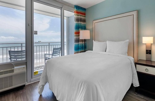 Daytona Beach Shores Complejo | 1 Bedroom Oceanfront Condo at Daytona Beach Seabreeze!!