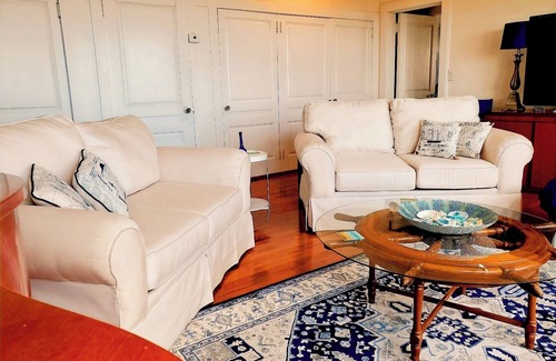 Adamsville Condominio | 1 bedroom penthouse, 3rd floor condo overlooking Ocean & Westport Harbor, MA.