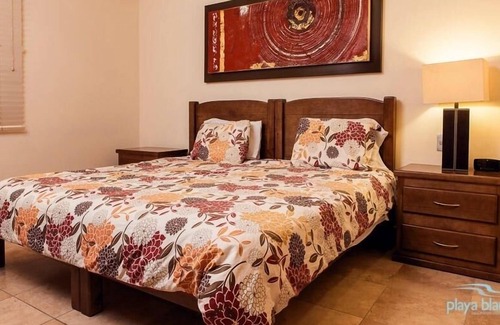 San Carlos Condominio | 1 Bedroom Playa Blanca 1404 Condo by RedAwning