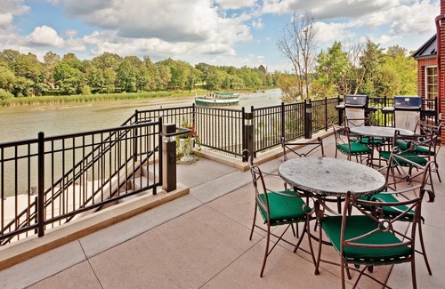 Rochester Condominio | 1 Bedroom | Queen Suite Near the River
