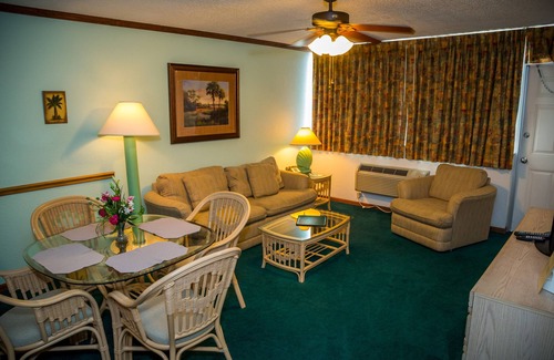 Cocoa Beach Complejo | 1 Resort Resort Suite, capacidad para 6, a pocos pasos de la playa