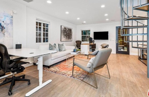 Tri-West Apartamento | Beautiful 1 Br. Single family L-(582055) by Houzlet