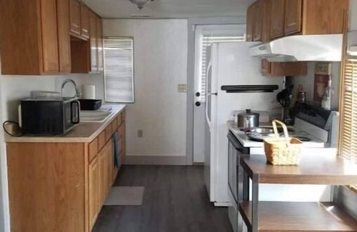 Brownstown Casa | 1 bedroom sleeps 4 in town with a country feel.