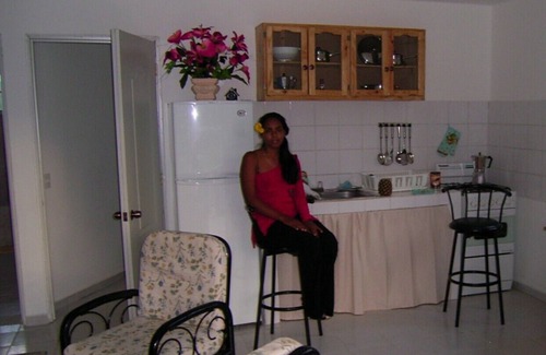 Las Galeras Apartamento | Apartamento de 1 dormitorio con sala & cocina, baño, terraza, jardín y piscina