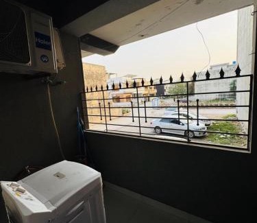Islamabad Apartamento | 1 Bedroom Studio Apartment With Separate Kitchen Islamabad-HS Apartments