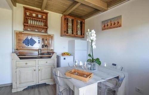 San Rocco in Turrite Casa | 1 Bedroom Stunning Home In Palagnana