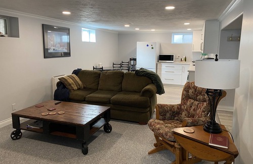 Brantford Casa | 1 bedroom Suite home away from home (Brantford)