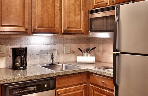 West Omaha Condominio | 1 Bedroom Suite | King Suite. Free Breakfast
