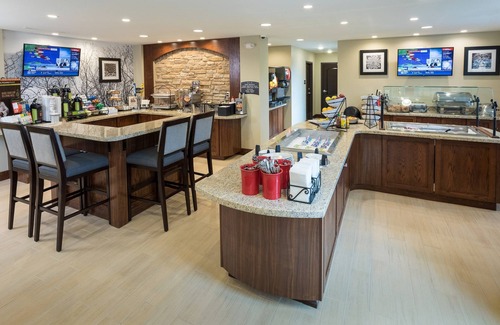 West Omaha Condominio | 1 Bedroom Suite | King Suite. Free Breakfast