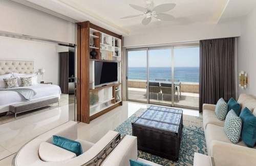 Cabo San Lucas Complejo | 1 bedroom suite at Garza Blanca Cabo