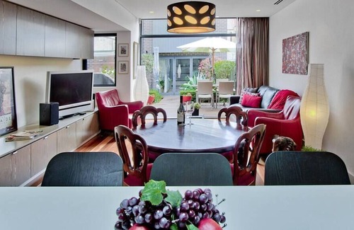 Redfern Casa | 1 Bedroom Surry Hills Splendour