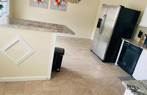 Laurel Casa | 1 Bedroom Terrace view with dedicated workstation #3