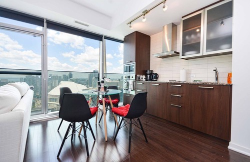Downtown Toronto Hotel | Downtown Toronto near CN Tower, MTCC, Rogers Center , Union station