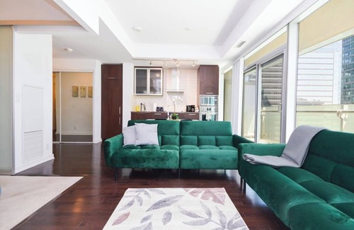 Downtown Toronto Hotel | Downtown Toronto near CN Tower, MTCC, Rogers Center , Union station