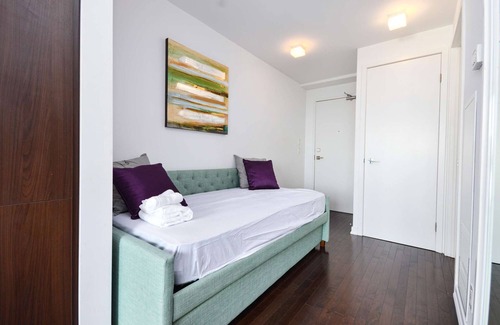 Downtown Toronto Hotel | Downtown Toronto near CN Tower, MTCC, Rogers Center , Union station