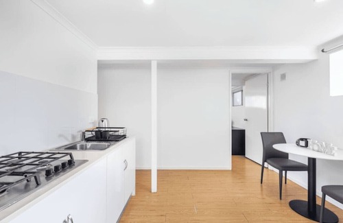 Macgregor Apartamento | 1 Bedroom Unit near highway/ transports & shops