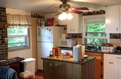 Holland Casa | 1 Bedroom Updated camp on Secluded Holland Pond