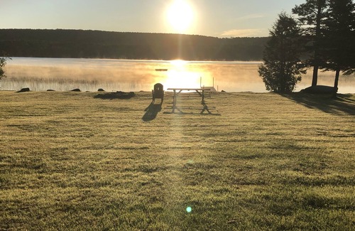 Holland Casa | 1 Bedroom Updated camp on Secluded Holland Pond