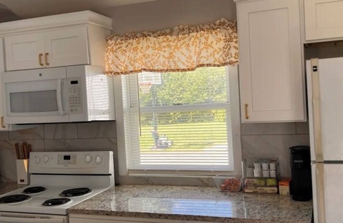 Waterbury Casa | 1-bedroom vacation home 22 minutes from Quinnipiac University
