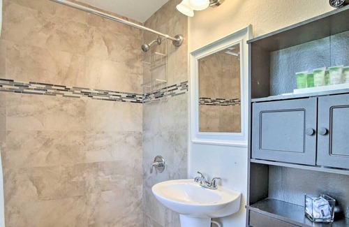 Central Oakland Park Casa | 1 bedroom Villa with a private patio and shared Pool
