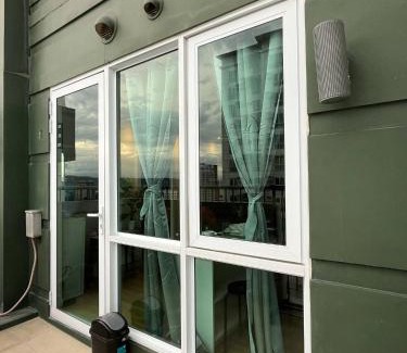 Poblacion District Hotel | 1 Bedroom with Balcony in Abreeza Mall