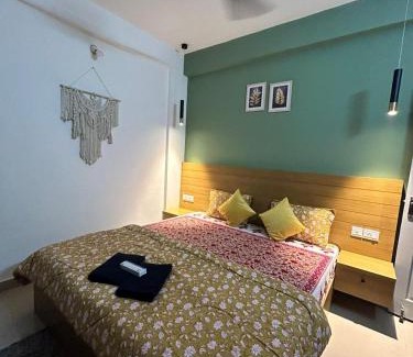 North Nada Apartamento | 1 BHK Fully Furnished - Soorya Madhavam Apartments - Flat No - C2 - Guruvayur, - 150m to North Nada - Family only