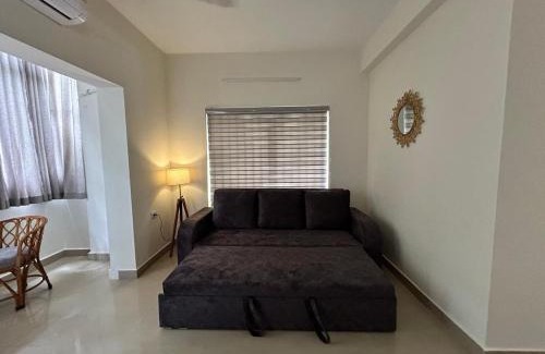 North Nada Apartamento | 1 BHK Fully Furnished - Soorya Madhavam Apartments - Flat No - C2 - Guruvayur, - 150m to North Nada - Family only