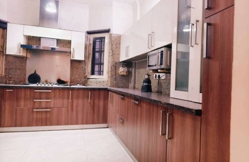 Nehru Place Apartamento | 1 BHK- GK1 near M Block Market by HostMyStay