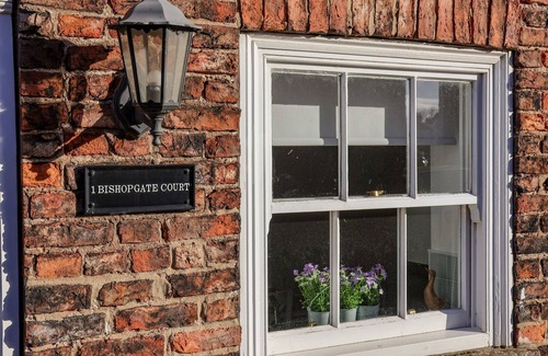 Howden Cabaña | 1 BISHOPGATE COURT, family friendly in Howden