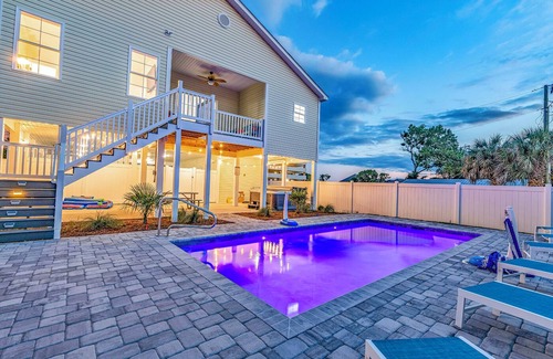 Atlantic Beach Casa | 1 blk to Beach|Htd Pool|HotTub|Mini Golf|Gm Room