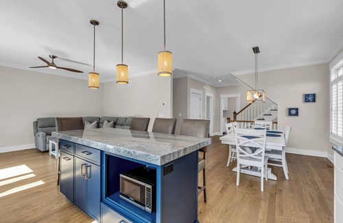 Ortley Beach Casa | 1 Block 2 Beach, Steps to Town, Linens/towels incl