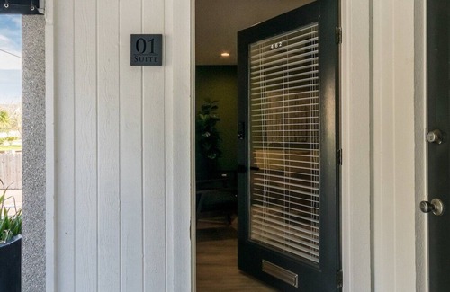 Atlantic Beach Apartamento | 1 Block from AB TownCenter: Coquina House Mob. Acc