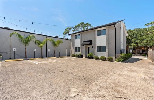 Atlantic Beach Apartamento | 1 Block from AB Town Center: The Coquina House 4
