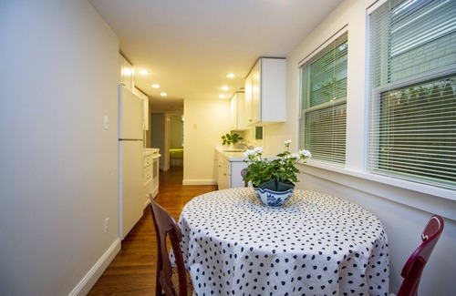 Village of Southampton Casa | Alquiler perfecto para el verano o todo el año, a 1 cuadra del pueblo Condición impecable