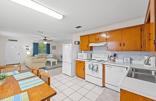 Laguna Beach Casa | 1 Block to Beach Sleeps 7 Pet Friendly Laguana Beach